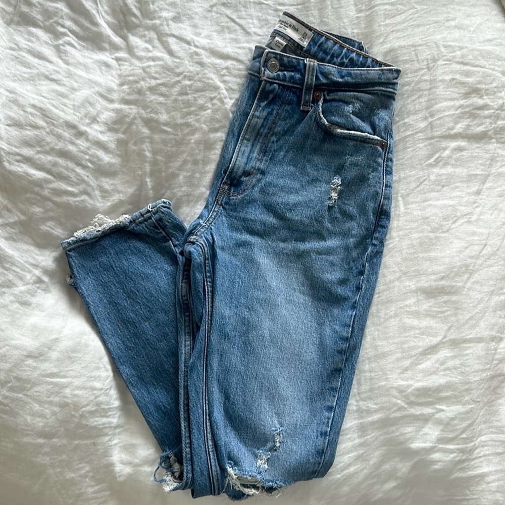 A&F 👖 HIGH RISE JEANS